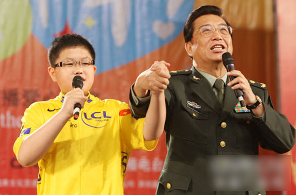 李雙江之子李天一成長(zhǎng)掠影
