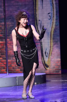 雷人明星無(wú)底線 被這造型嚇尿了