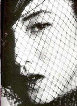 雷人明星無(wú)底線 被這造型嚇尿了