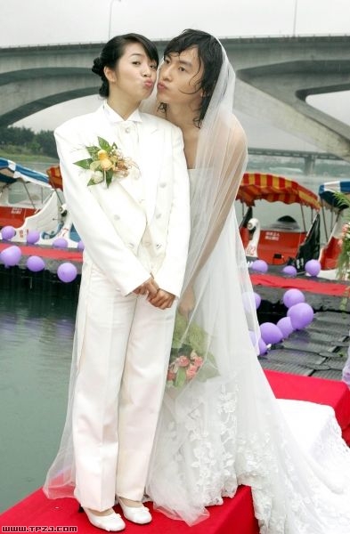 雷人明星無底線 被這造型嚇尿了