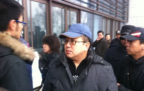 句號、陳寒柏等人陸續(xù)來到現(xiàn)場