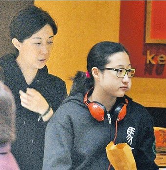 成龍?jiān)_(kāi)談私生女 22億家產(chǎn)沒(méi)給她留一分