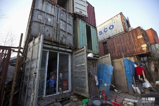住在中國:房價(jià)比天高 蝸居如蟻穴