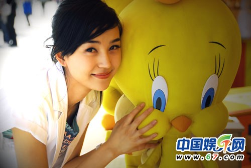 北影十年?；ㄈ毓?《老房有喜》童星小燕子標準美人胚