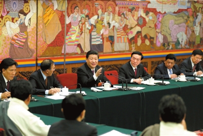 昨天，習近平參加十二屆全國人大一次會議西藏代表團的審議?！⌒氯A社發(fā)