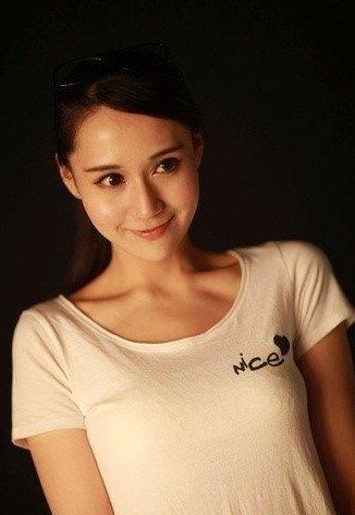 高校宅男女神級校花小清新藝術(shù)照