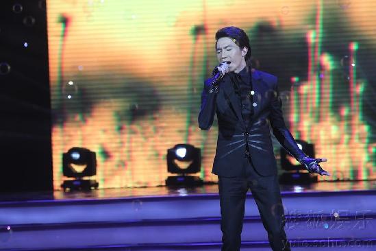 俞灝明亮相傷疤驚悚清晰可見(jiàn)