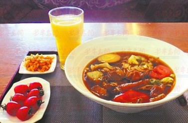 青島機(jī)場1份牛肉面賣128元 限價(jià)令成一紙空文