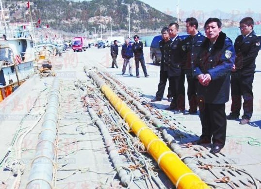 外地屠宰船占領(lǐng)沙子口 深海電網(wǎng)死魚成片 外地屠宰船占領(lǐng)沙子口 深海電網(wǎng)死魚成片