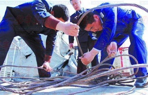 外地屠宰船占領(lǐng)沙子口 深海電網(wǎng)死魚成片 外地屠宰船占領(lǐng)沙子口 深海電網(wǎng)死魚成片