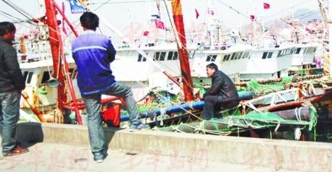 外地屠宰船占領(lǐng)沙子口 深海電網(wǎng)死魚成片 外地屠宰船占領(lǐng)沙子口 深海電網(wǎng)死魚成片