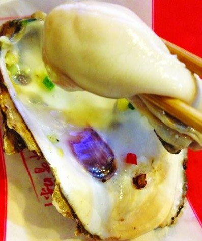 烤生蠔多為便宜肉加殼組裝成 1只利潤達20倍