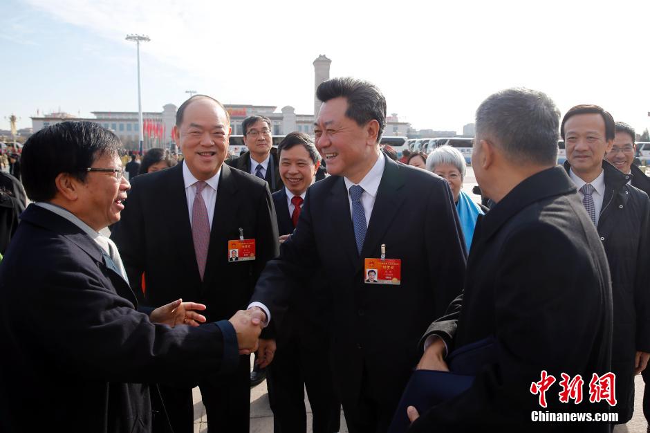 十二屆全國人大三次會(huì)議舉行預(yù)備會(huì)議