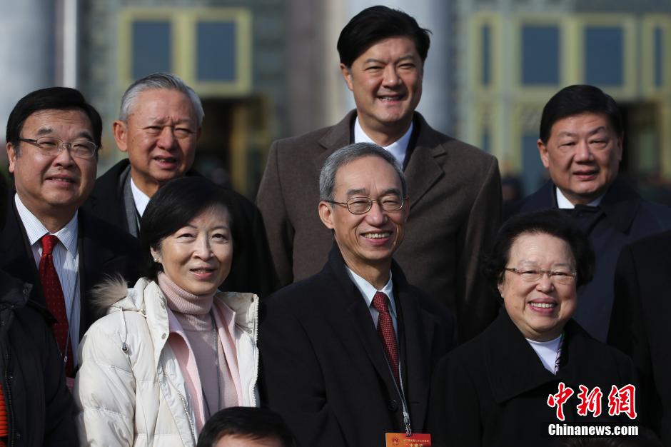 十二屆全國人大三次會(huì)議舉行預(yù)備會(huì)議