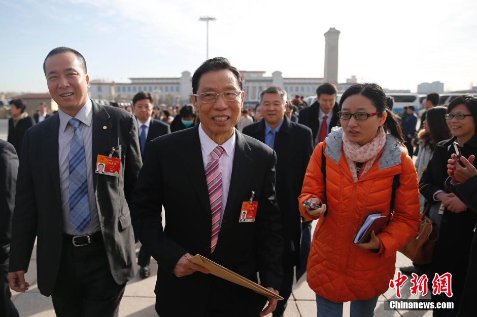 十二屆全國(guó)人大三次會(huì)議舉行預(yù)備會(huì)議 十二屆全國(guó)人大三次會(huì)議舉行預(yù)備會(huì)議