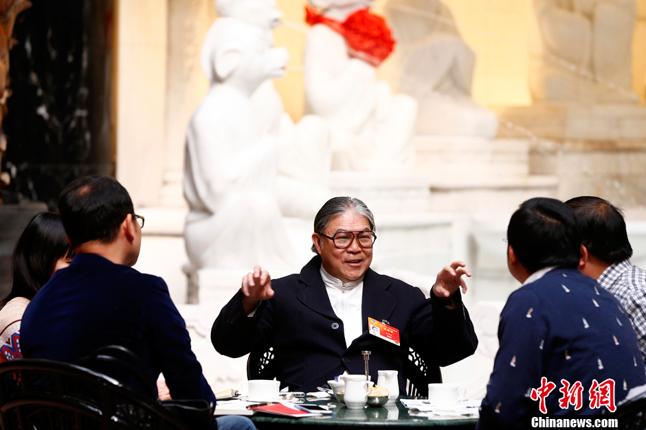 兩會(huì)每日?qǐng)D粹