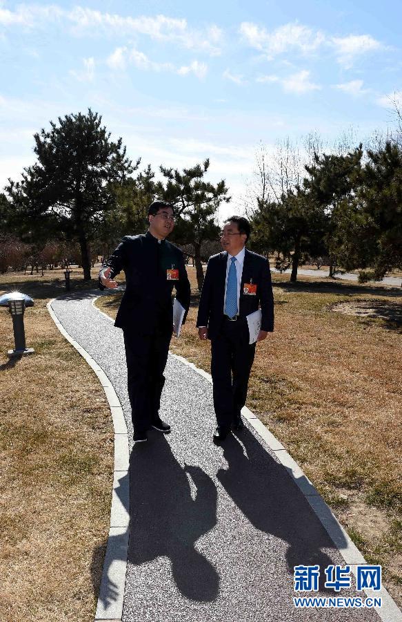 （兩會(huì)·新華全媒頭條）（9）政協(xié)委員焦家良的一天