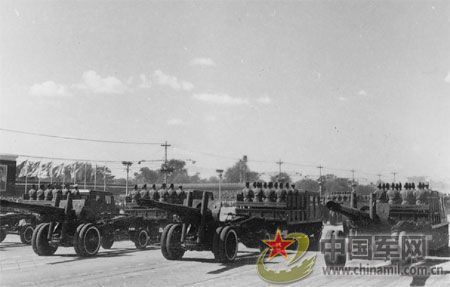 1958年國慶閱兵 民兵方隊(duì)規(guī)模空前