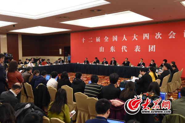 郭樹清7答中外記者問 現(xiàn)場宣傳山東制造 郭樹清7答中外記者問 現(xiàn)場宣傳山東制造