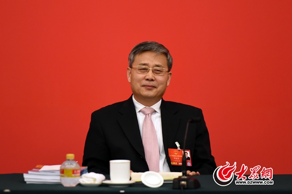 郭樹清7答中外記者問 現(xiàn)場宣傳山東制造 郭樹清7答中外記者問 現(xiàn)場宣傳山東制造